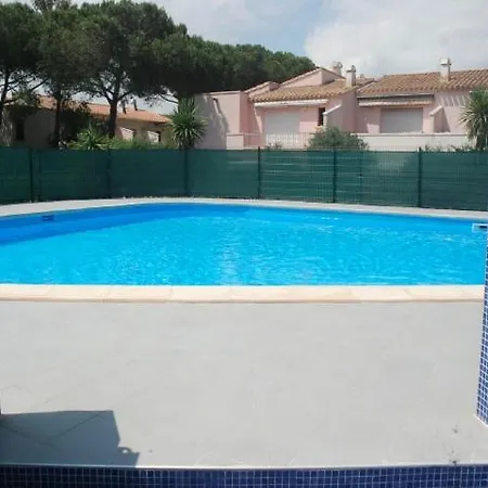 4 Pers, 1 Chambre, Terrasse, Piscine Et Parking Proche Village Naturiste - Ref Eur219m Daire