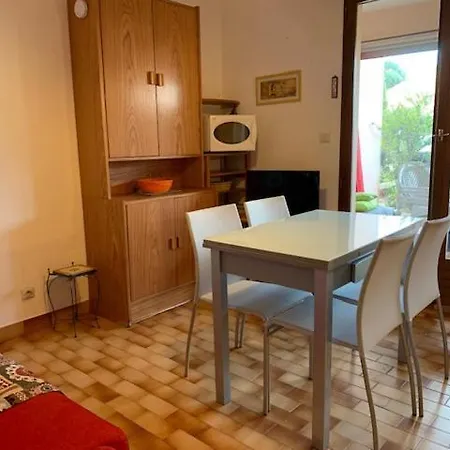 Daire 4 Pers, 1 Chambre, Terrasse, Piscine Et Parking Proche Village Naturiste - Ref Eur219m *