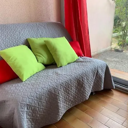 4 Pers, 1 Chambre, Terrasse, Piscine Et Parking Proche Village Naturiste - Ref Eur219m Daire *